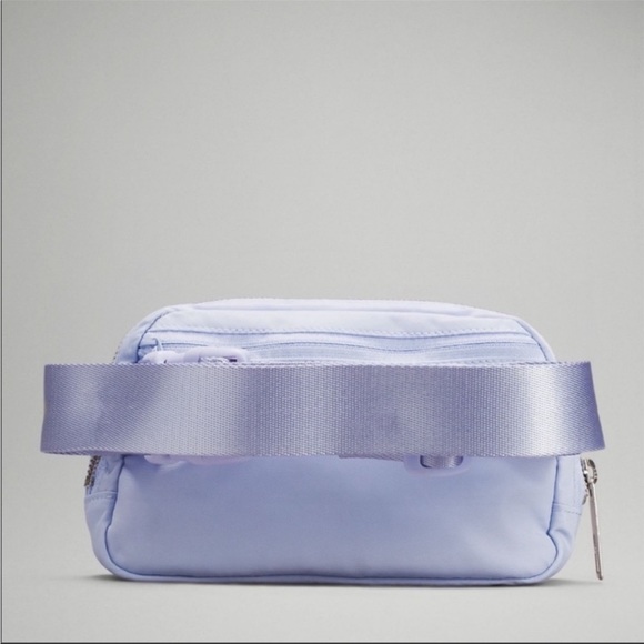 NWT LULULEMON EVERYWHERE BELT BAG BLUE PASTEL - Picture 5 of 5